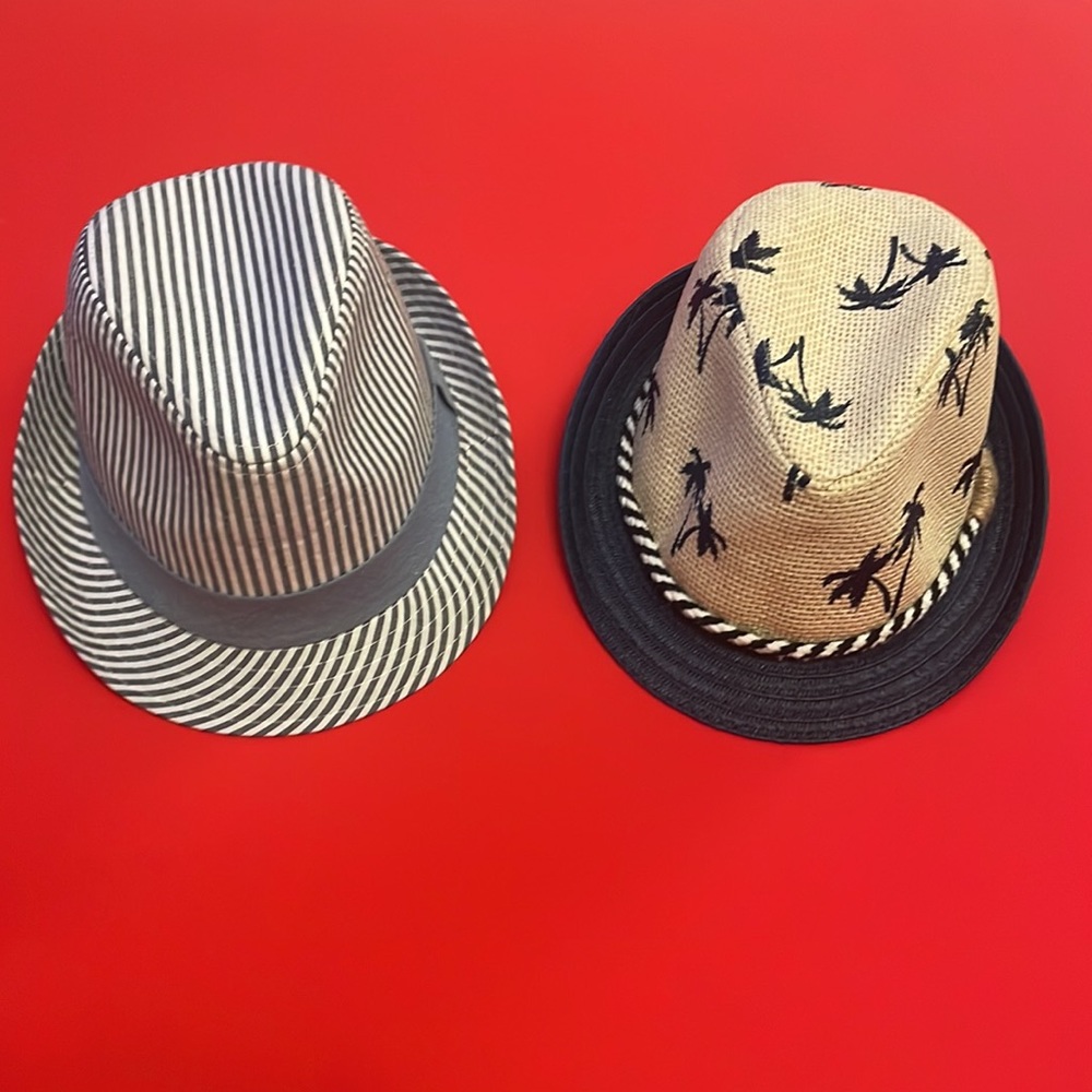 Excellent find 2 piece set infant boys hats